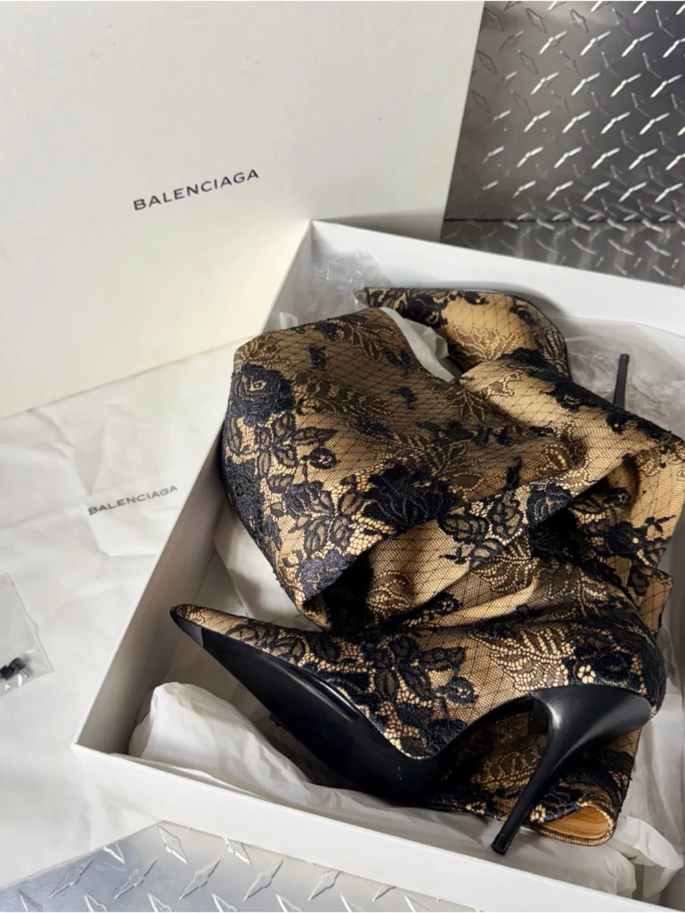 Balenciaga Dentelle Lace Over The Knee Lace Knife Boots in Beige/Black 37 - Picture 7 of 7